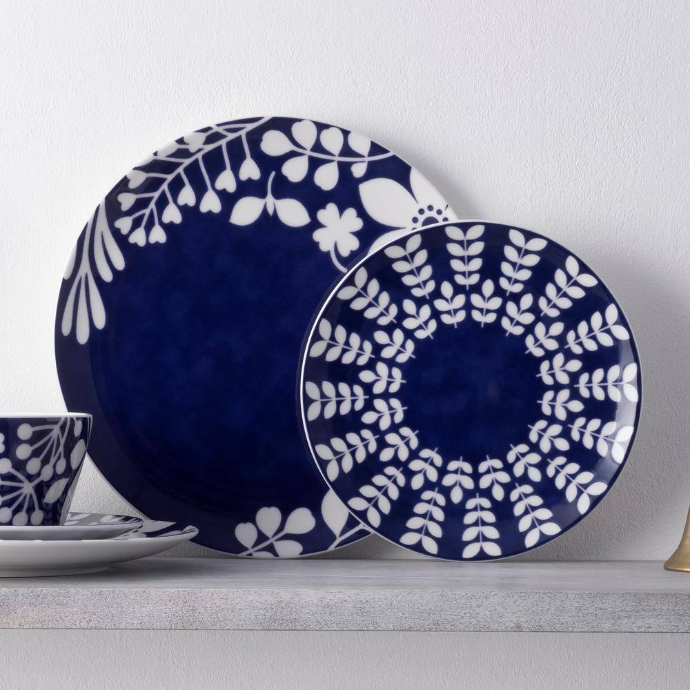 Blue and White Porcelain Floral 4-Piece Place Setting