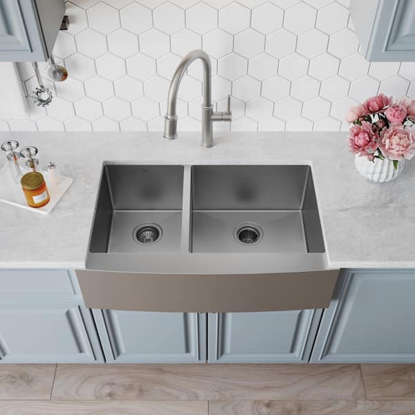 https://images.thdstatic.com/productImages/1725bc0c-3f60-44b5-b343-e6e03a711729/svn/stainless-steel-kraus-farmhouse-kitchen-sinks-khf204-33-76_600.jpg