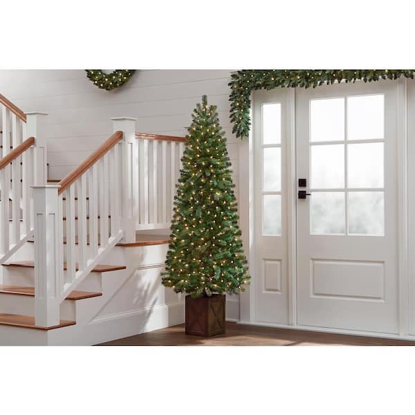 Home Accents Holiday 6.5 ft. Pre-Lit LED Festive Pine Artificial Christmas  Tree 22HD30002 - The Home Depot