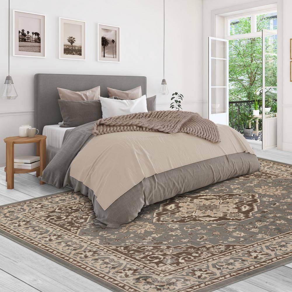 Gray Floral Medallion Synthetic Indoor Area Rug, 3'x5'