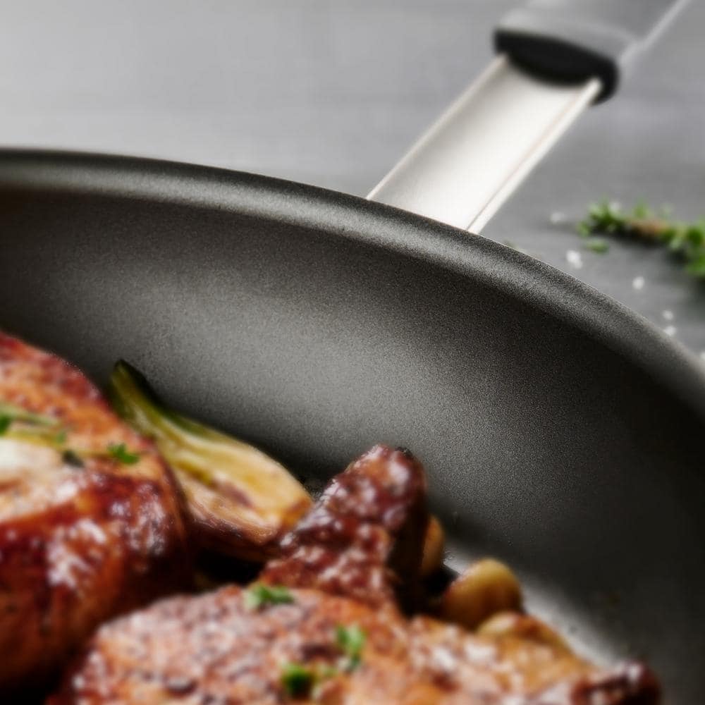 Professional 10" Aluminum Nonstick Fry Pan with Silicone Handle