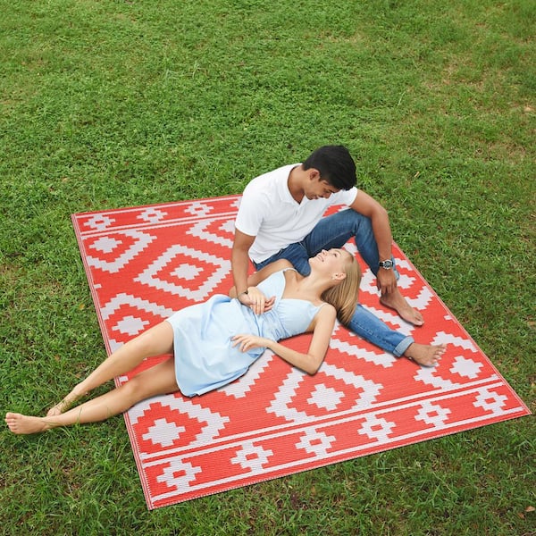 Milan Orange White 5 ft. x 7 ft. Modern Reversible Recycled Plastic Indoor/Outdoor Area Rug-Floor Mat