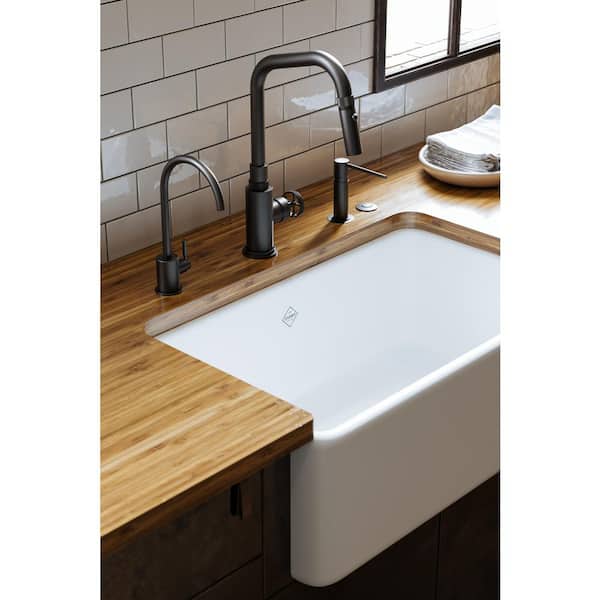 Lux Single Handle Beverage Faucet in Matte Black