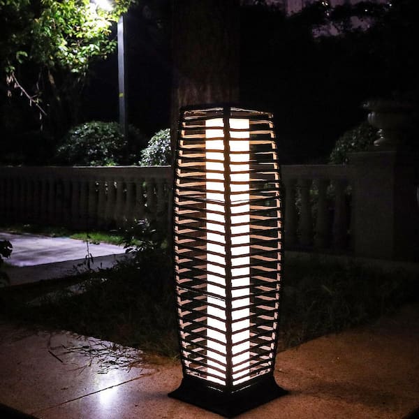 Sierra Luxe 27 in. 60 lumens Black Solar LED Outdoor Floor Lamp with Rattan Texture and Shatter-Proof Lens, 1-Pack