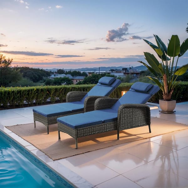 ArcoBay 2-Piece Gray Wicker Outdoor Chaise Lounge Rattan Chaise Lounge with Olefin Navy Blue Cushions