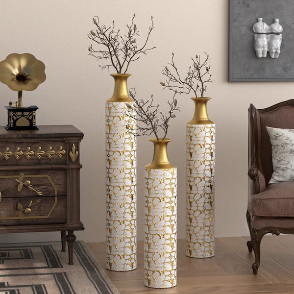 CSC DECOR INC 24 in. 28 in. 32 in. Antique White Metal Large Floor
