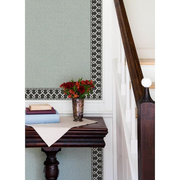 Scalloped Ribbon Black Trim Wall Border