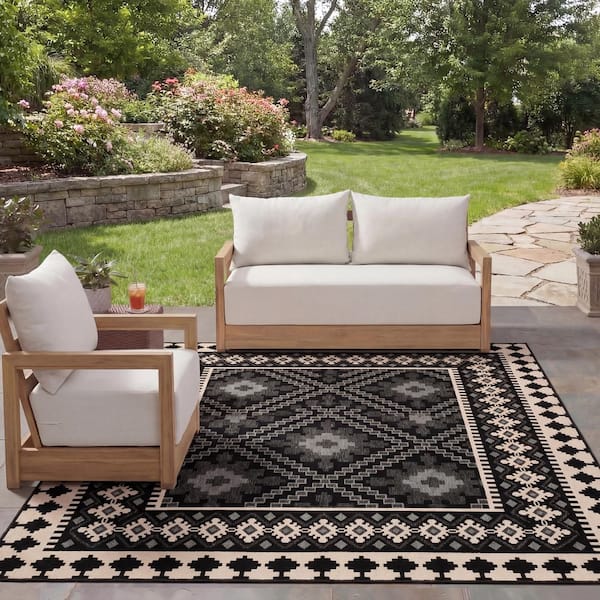 Veranda Black/Cream 8 ft. x 11 ft. Border Indoor/Outdoor Patio Area Rug
