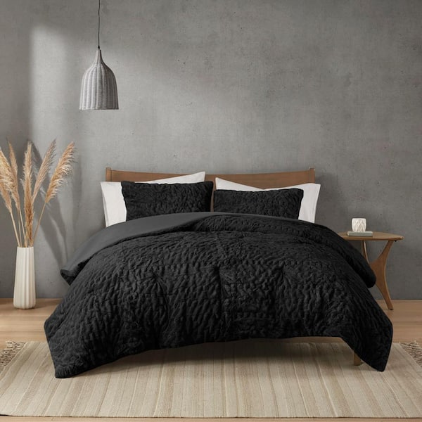 Dakota Polyester Black Faux Fur King/Cal King Comforter Set