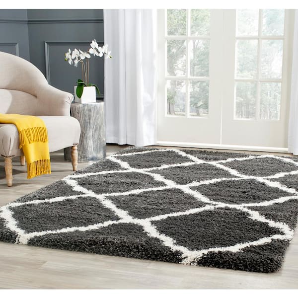 SAFAVIEH Belize Shag Charcoal/Ivory 3 ft. x 5 ft. Geometric Trellis Area Rug