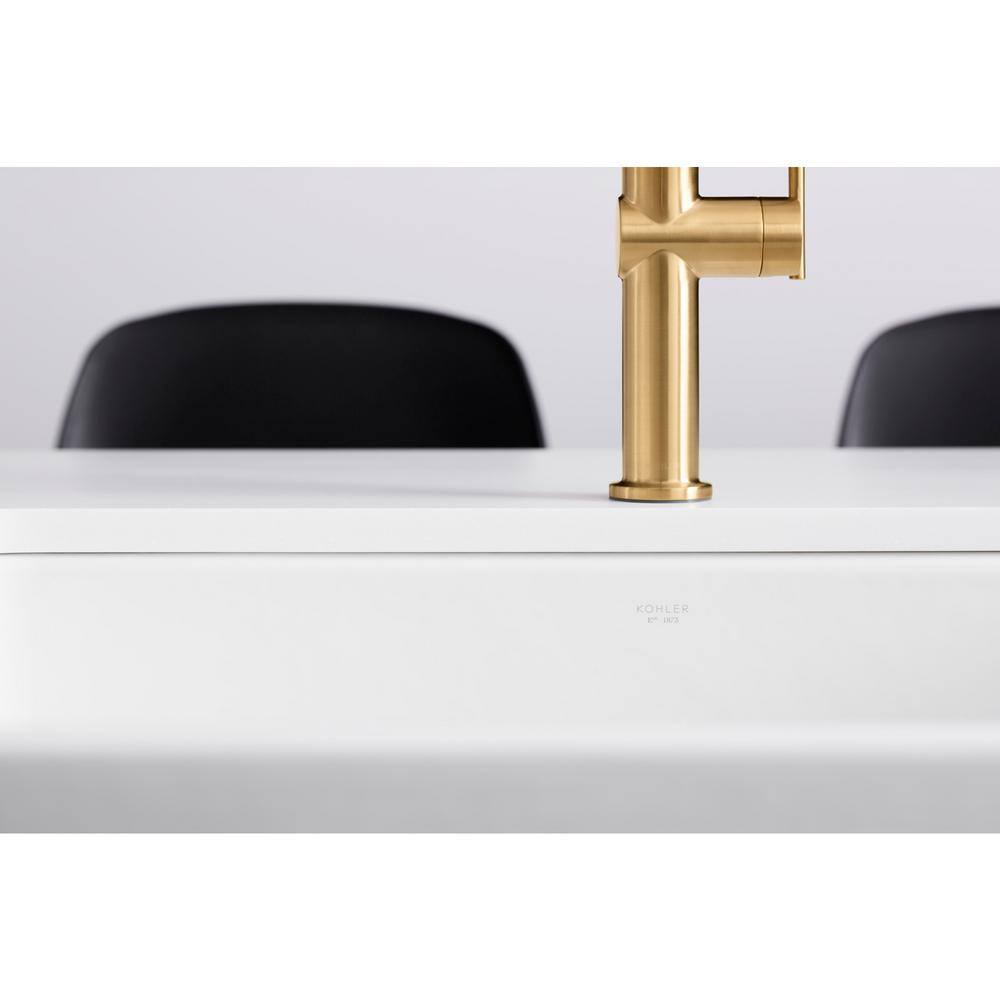 Sophisticated Moderne Brass Regular Kitchen Faucet with Pull-out Spray