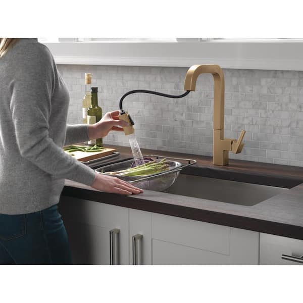Junction Gold Single Handle Pull Down Sprayer Kitchen Faucet with MagnaTite Docking in Champagne Bronze