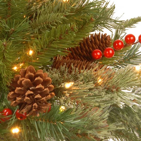 24" Colonial Wreath with Battery Operated Dual Color LED Lights Artificial Christmas Wreath