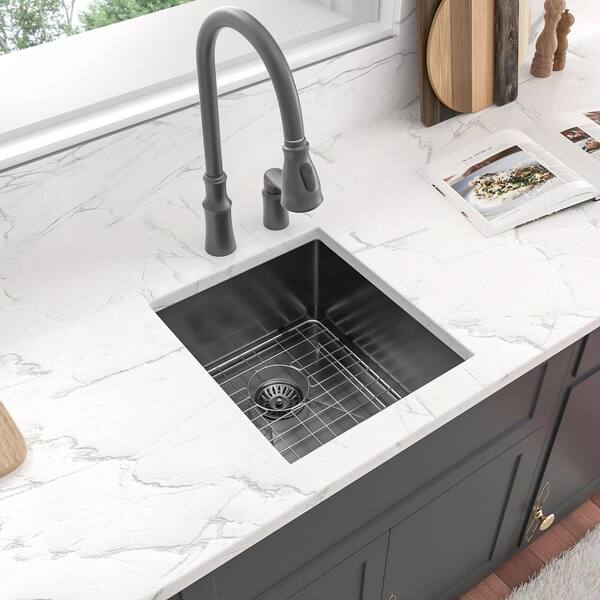 https://images.thdstatic.com/productImages/186bd467-6650-47ae-9e96-a325472a0c2e/svn/black-undermount-kitchen-sinks-a1517b-31_600.jpg