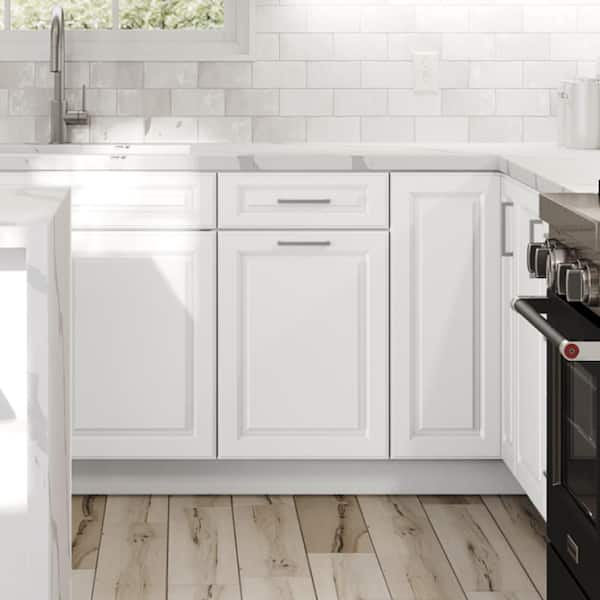 https://images.thdstatic.com/productImages/188d08d4-a2e5-432d-bb2f-07393ecd8ad8/svn/white-hampton-bay-assembled-kitchen-cabinets-bez33-elwh-4f_600.jpg