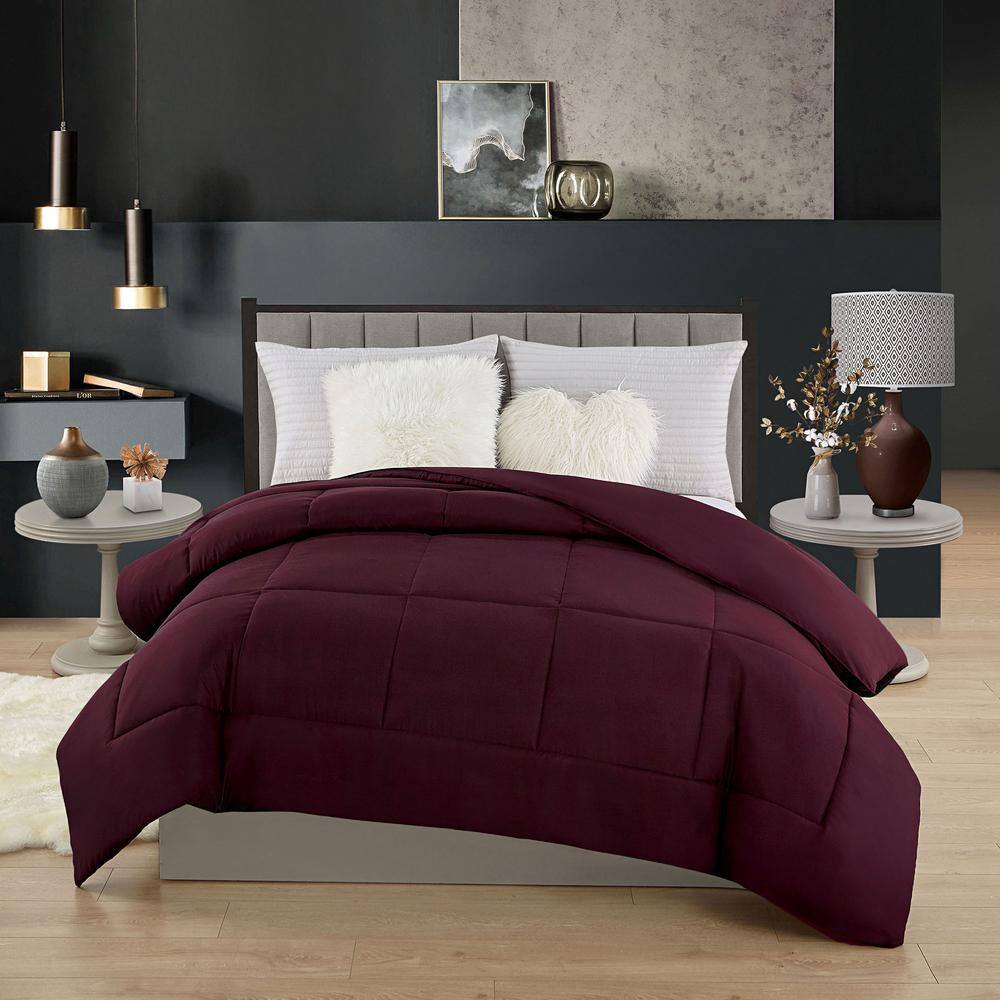 Burgundy Queen Reversible Down-Alternative Microfiber Comforter