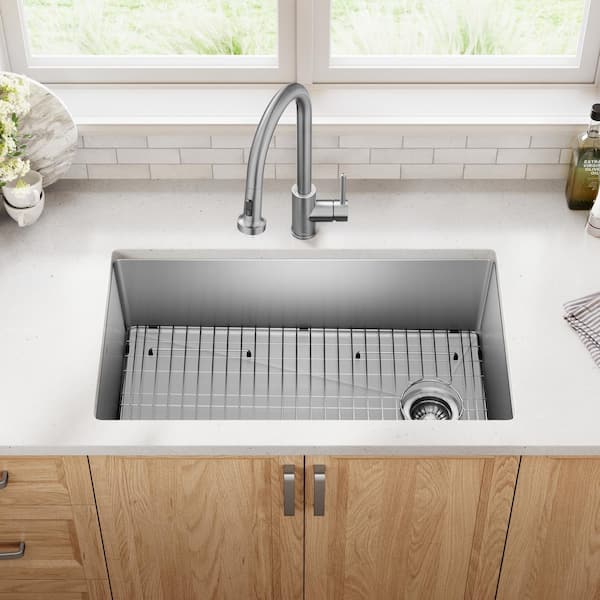 KRAUS Fairlane 33-Undermount Single Bowl 18-Gauge Stainless Steel