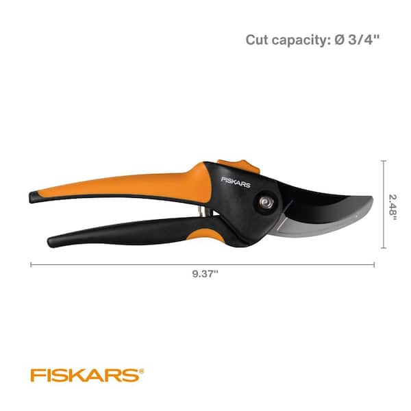 https://images.thdstatic.com/productImages/18b64aee-efb4-4f18-912c-426a5834988d/svn/fiskars-pruning-shears-379441-1007-1f_600.jpg