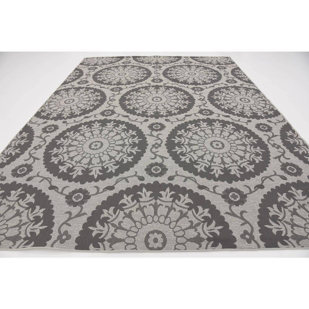 Gray Abstract Easy-Care Synthetic Outdoor Rug 9' x 12'