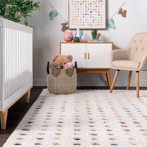nuLOOM Behati High-Low Polka Dot Tassel Beige 4 ft. x 6 ft