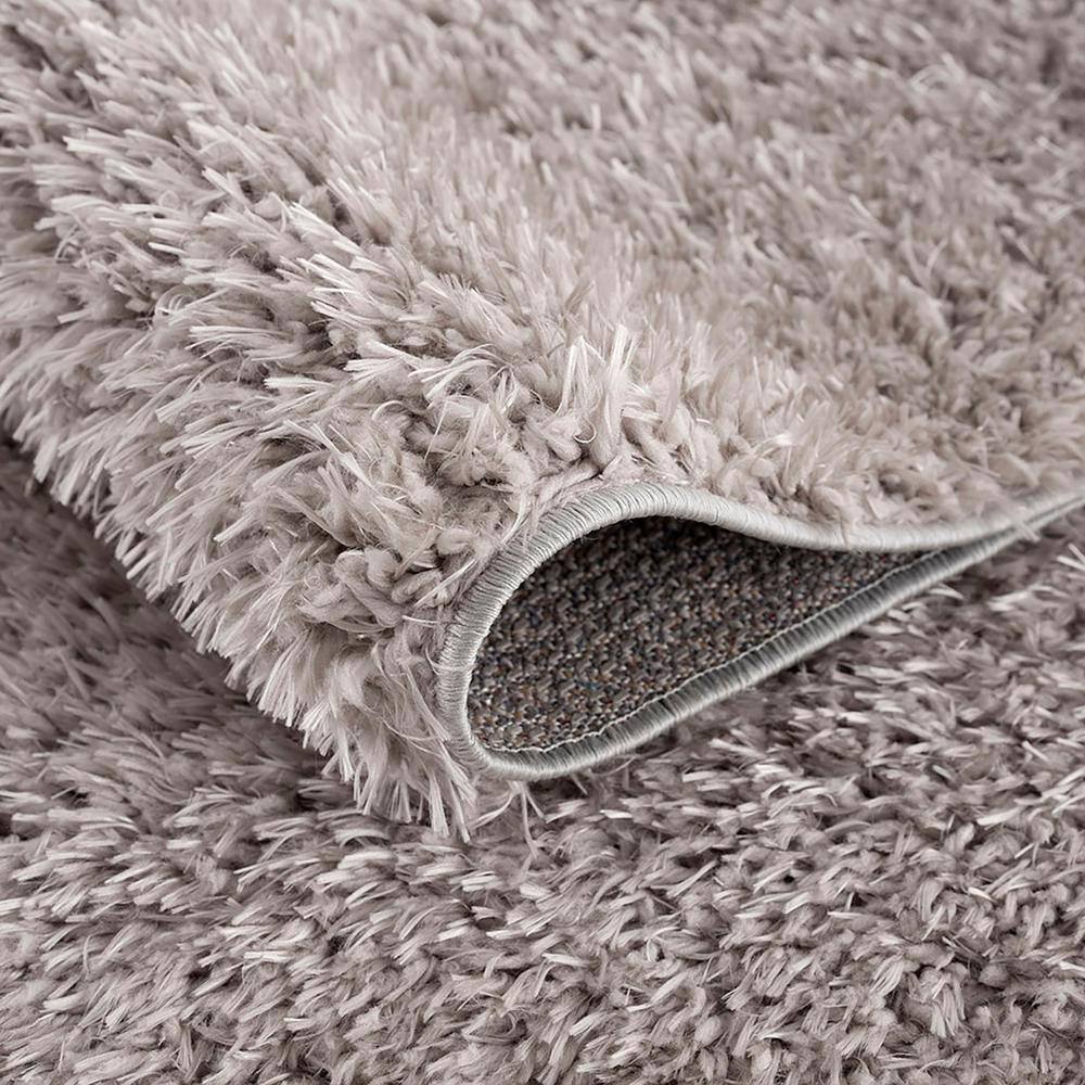 Luxurious 5' x 7' Gray Synthetic Easy Care Shag Area Rug