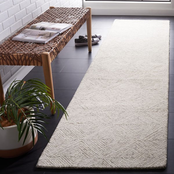 Abstract 2 ft. x 11 ft. Gray/Ivory Diamond Chevron Runner Rug