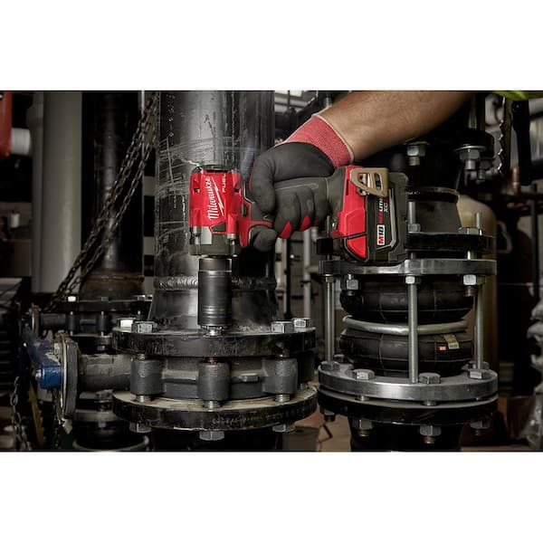 Milwaukee - M18 FUEL 18V Lithium-Ion Brushless 1 in. Cordless SDS-Plus Rotary Hammer Kit with 1/2 in. Compact Impact Wrench