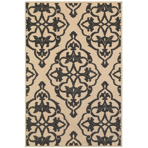 Selene Black 4 ft. x 5 ft. Indoor/Outdoor Patio Area Rug