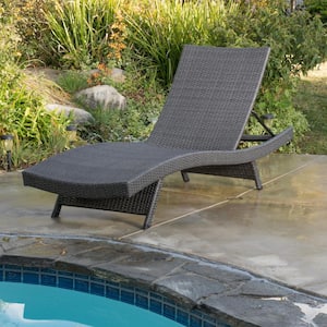 Salem Gray 1-Piece Faux Rattan Outdoor Chaise Lounge