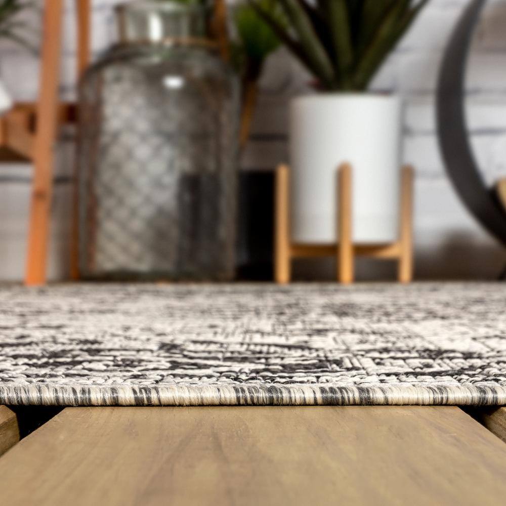 Gray and Black Boho Medallion Textured Weave 5x8 Area Rug