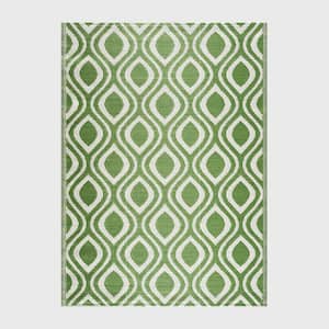 Venice Green and Creme 5 ft. x 7 ft. Folded Reversible Recycled Plastic Indoor/Outdoor Area Rug-Floor Mat