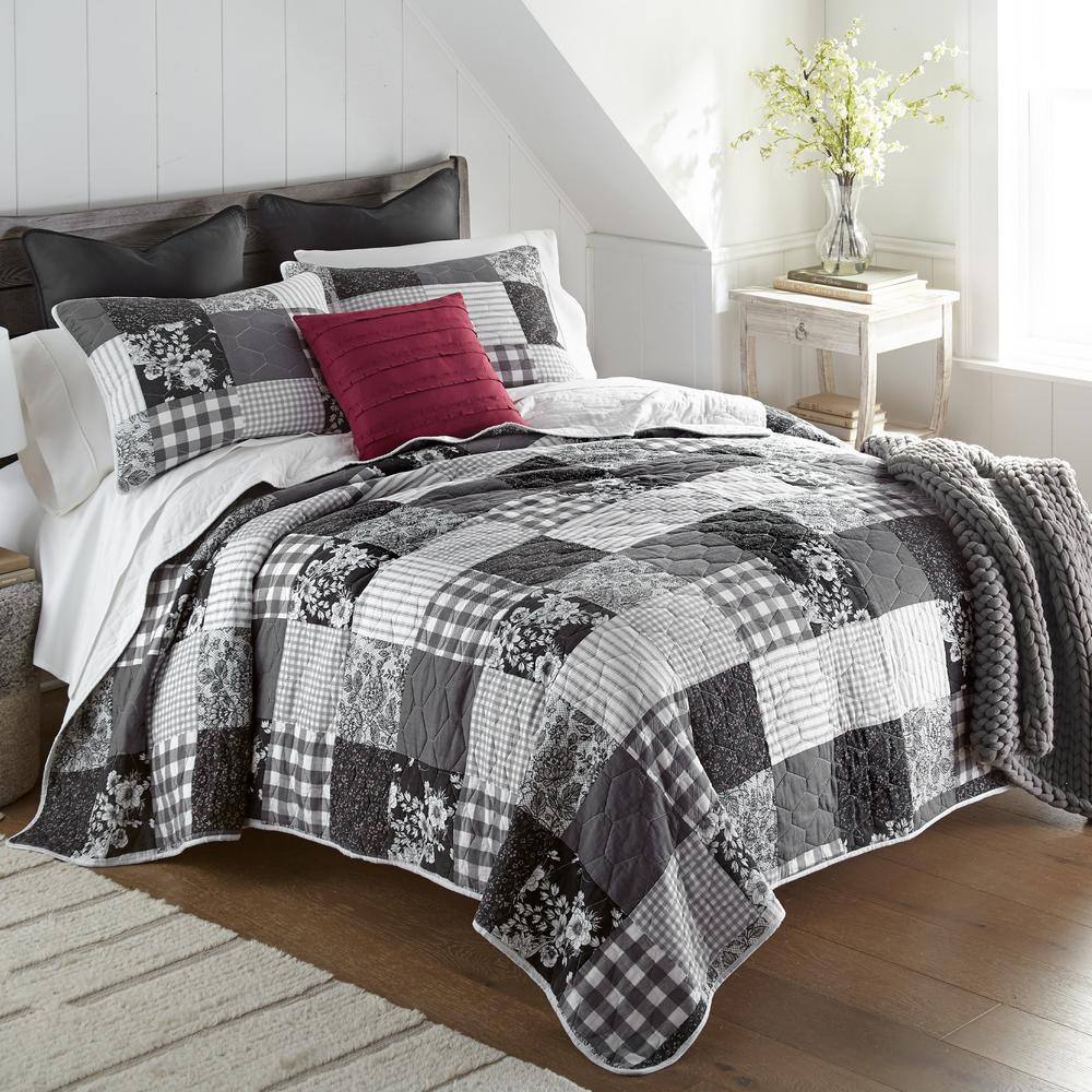 Black and White Cotton Patchwork Full Quilt Set