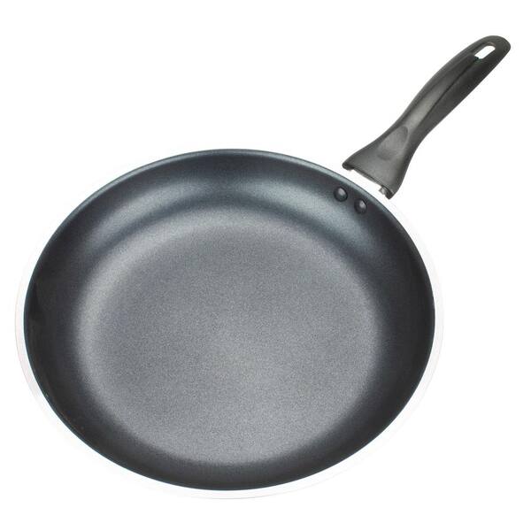 Brentwood 2-Piece Black Nonstick Aluminum Frying Pan Set includes