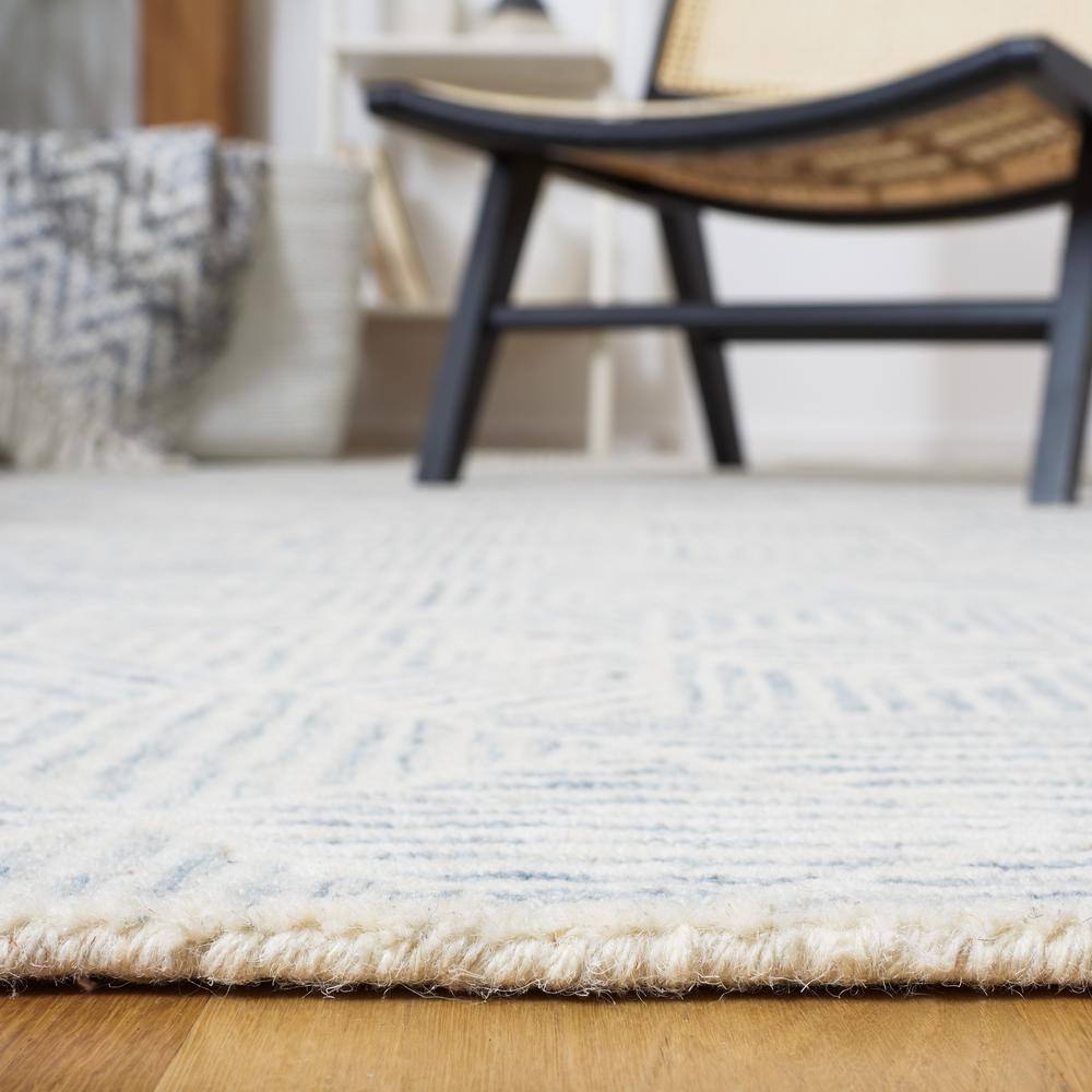 Grey and Ivory Round Tufted Wool Area Rug, 6' x 6'