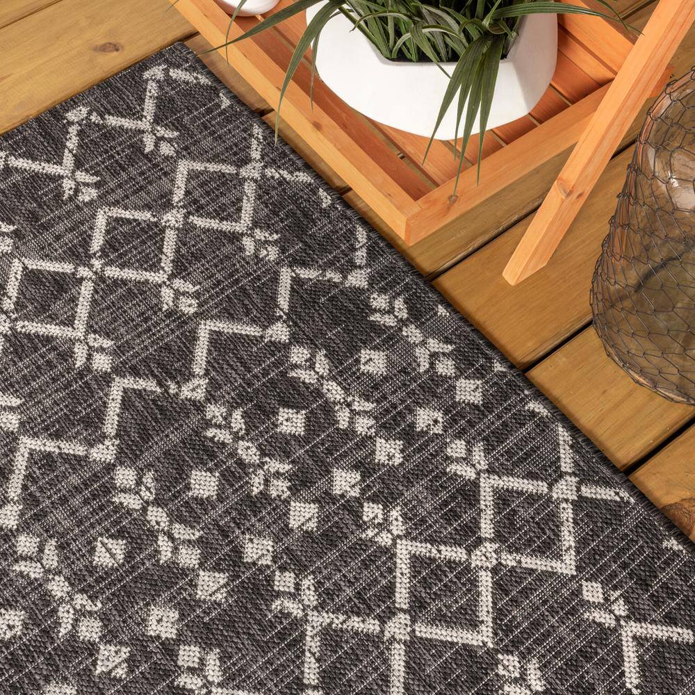 Gray Geometric Flat Woven Indoor/Outdoor Rug 4' x 6'