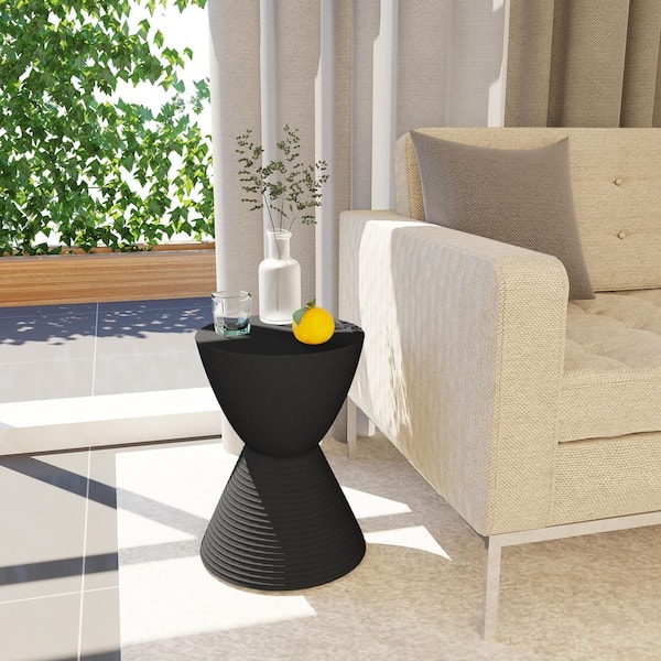 Leisuremod Boyd 11.75 in. W Black Modern Round Plastic Accent Contemporary Lightweight Side End Table