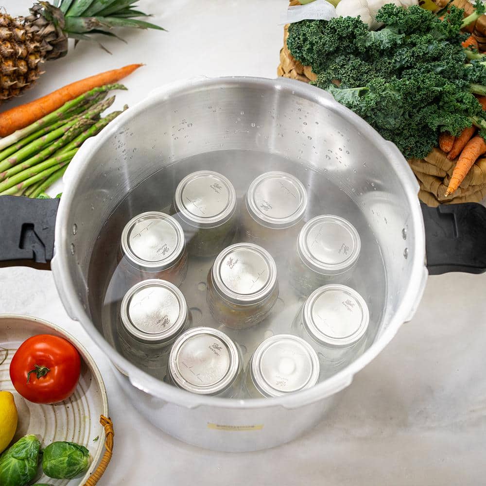 22 Qt. Silver Aluminum Pressure Cooker with Built-in Dial Gauge