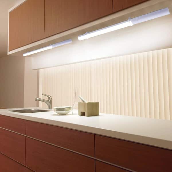 18 in.Battery Operated LED White Rechargeable Plug-In Under Cabinet Light Bar 6000K for Kitchen Closet or Workspace