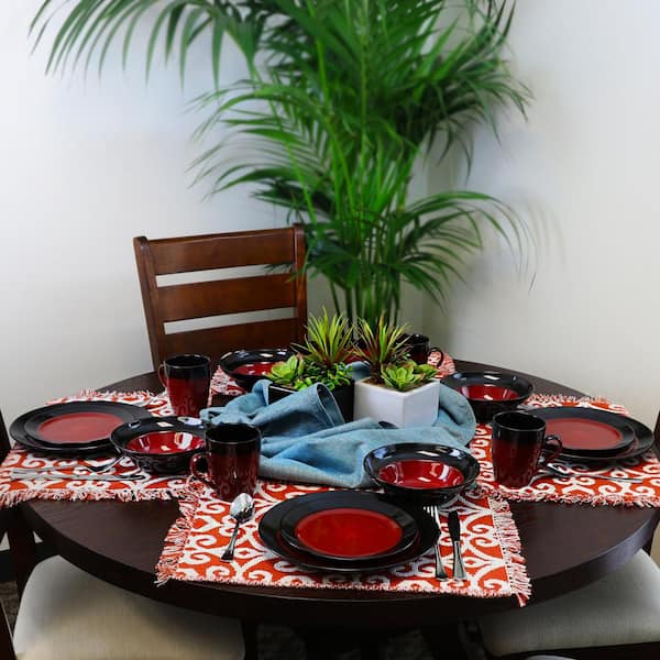 https://images.thdstatic.com/productImages/19951fed-7ef0-482b-9762-f6e21028a3a9/svn/black-and-red-dinnerware-sets-985106203m-31_600.jpg