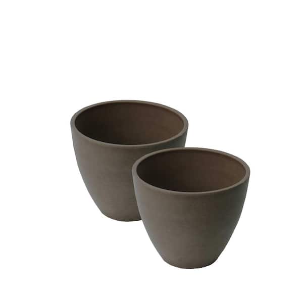 Unbranded Valencia 10 in. Dia x 8.3 in. H Spun Chocolate 2 Round Plastic Taper Curve Planters (2-Pack)