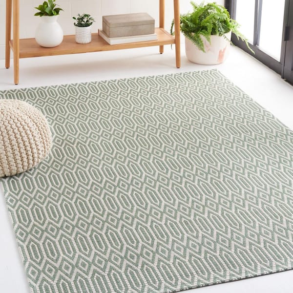 Martha Stewart Green/Ivory 5 ft. x 7 ft. Diamond Geometric Area Rug