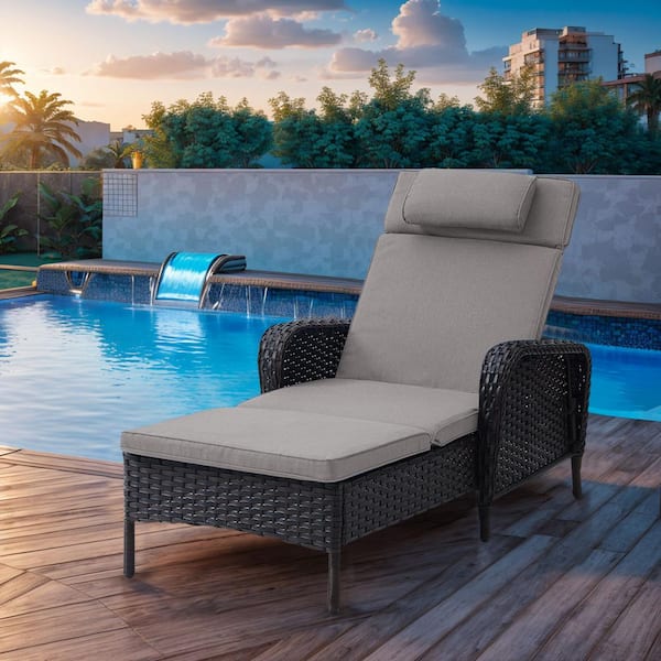 Brown 2-Piece Wicker Outdoor Chaise Lounge with Olefin Gray Cushions for Poolside and Patio