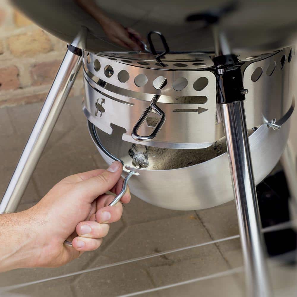 Weber 22-Inch Black Porcelain-Enamel Charcoal Grill