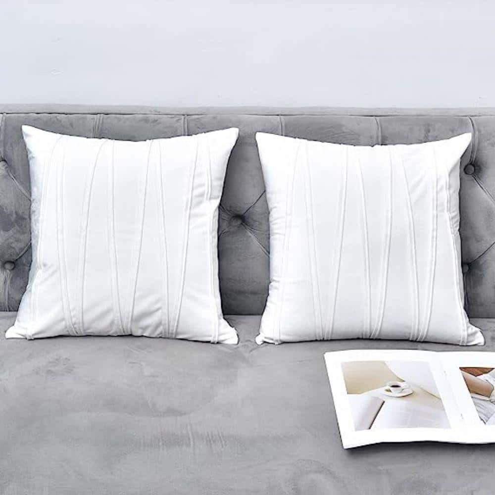 https://images.thdstatic.com/productImages/19ed159c-8735-49e0-961e-fb6065831f76/svn/outdoor-throw-pillows-b07wp97y1y-64_1000.jpg