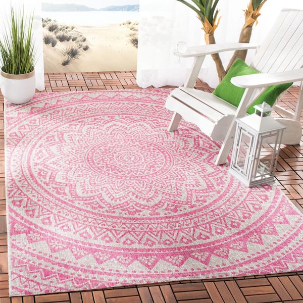 Medallion Light Gray/Fuchsia 5 ft. 3 in. x 7 ft. 6 in. Indoor/Outdoor Patio  Area Rug
