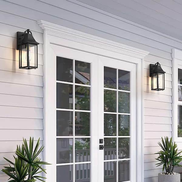 Hawaii 15 in. H 1-Bulb Black/Gold Hardwired Outdoor Wall Lantern Sconce with Dusk to Dawn