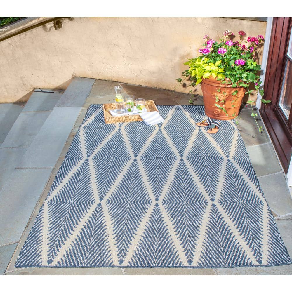 Denim and White Diamond Pattern Rectangular Area Rug