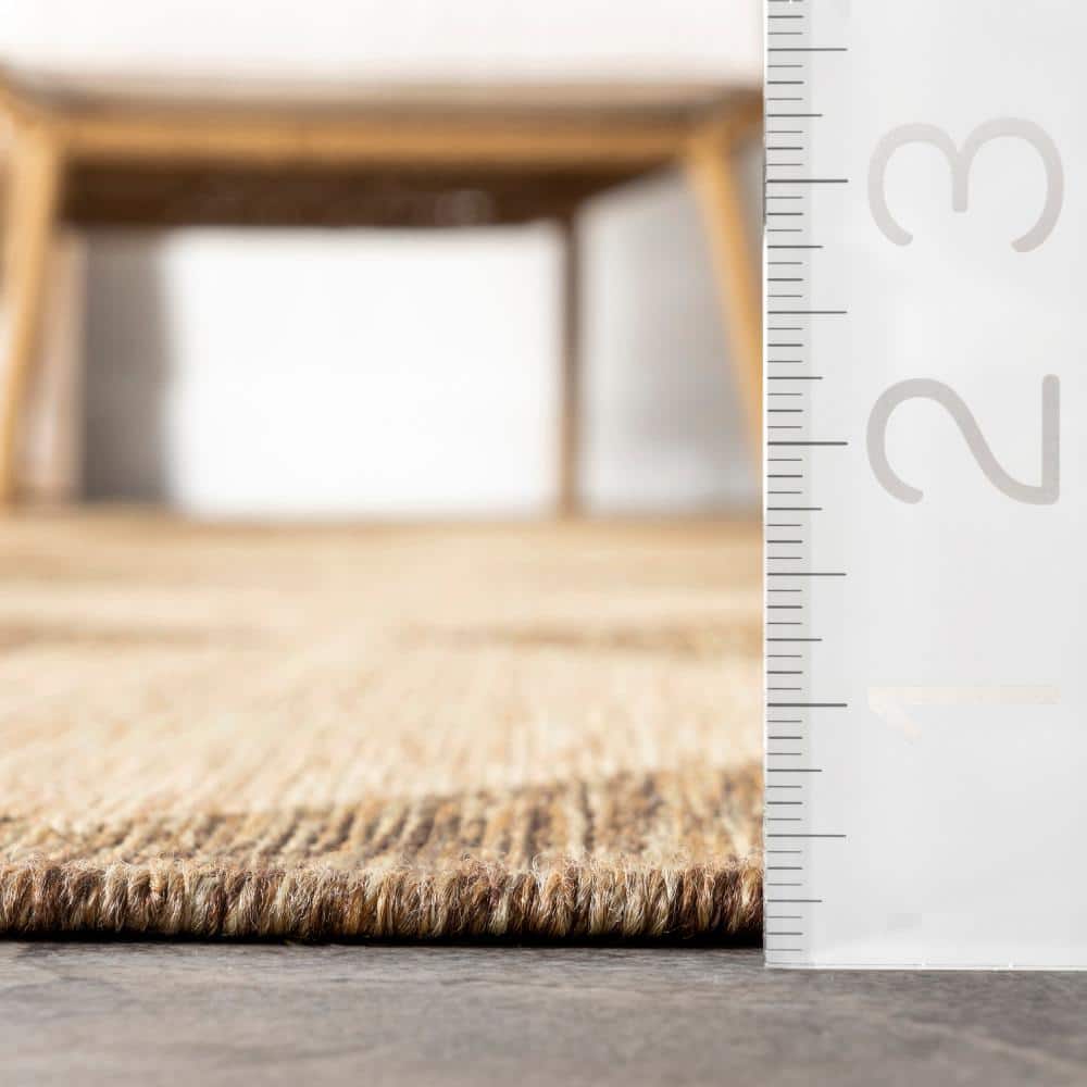 Sabina Brown and Beige Synthetic Diamond Trellis Indoor/Outdoor Area Rug