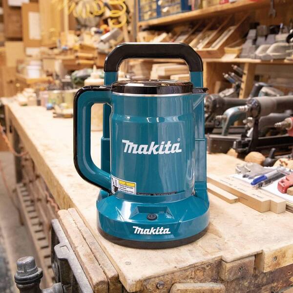 Makita 3-Cup Teal 40-Volt max XGT Hot Water Kettle Tool Only