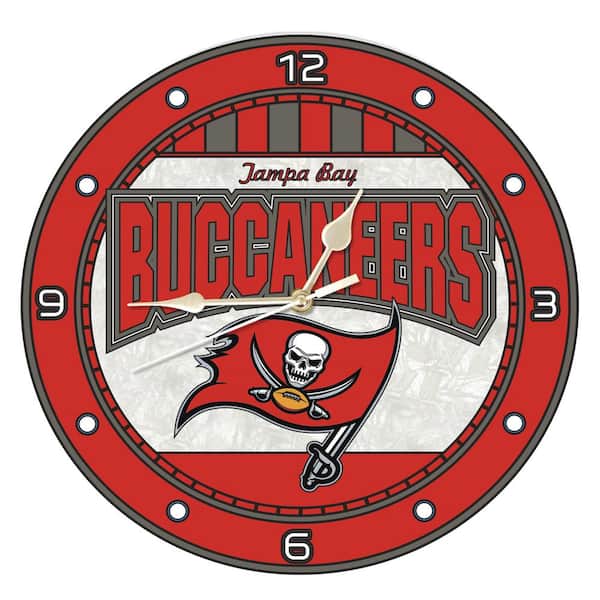 The Memory Company NFL-12 in. Buccaneers Art Glass Clock